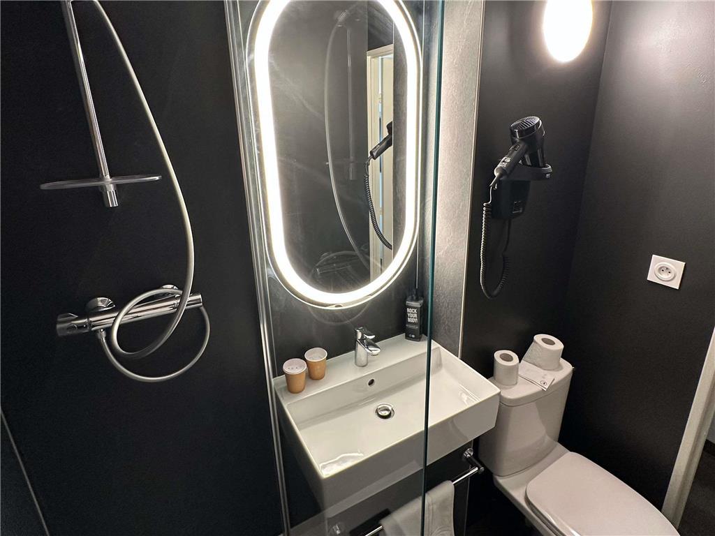 Ibis Abbeville Room photo